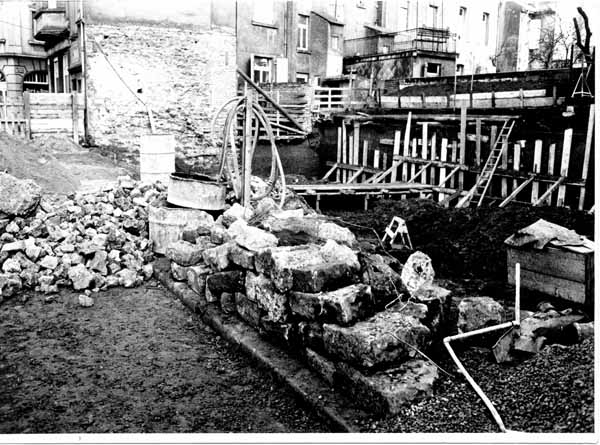 Remparts place 01