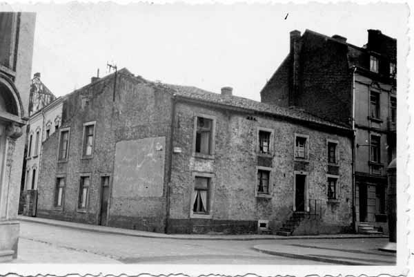 Remparts place 02