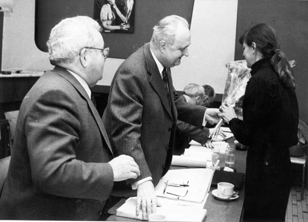 assembleegen1985002