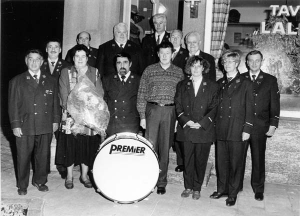 instrumentenueberreichungfamsturen1995001