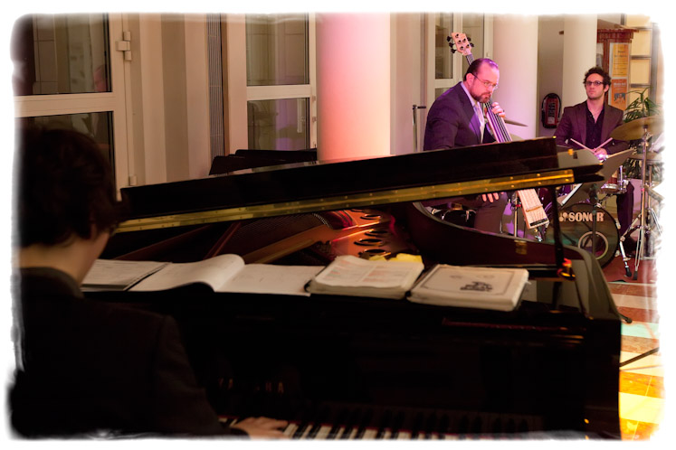 20091127_jazz_cafeteria_026