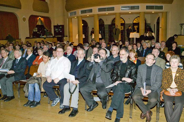 eschimpress200702058