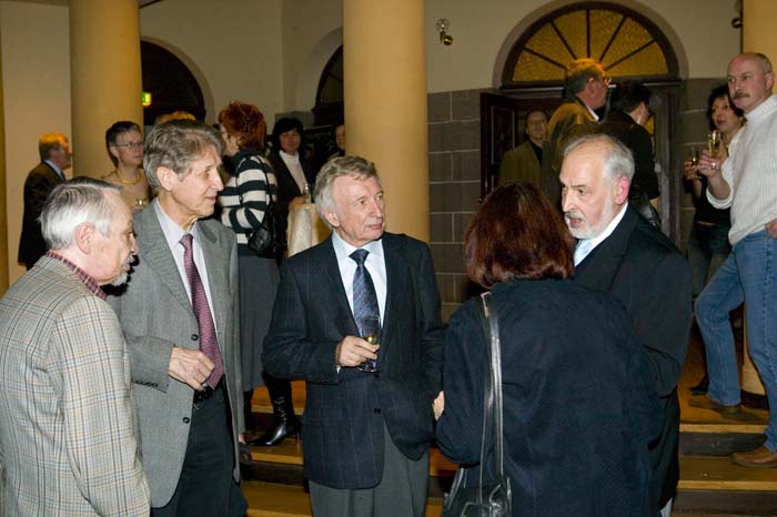 eschimpress200702066