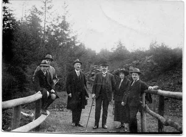 Instituteurs et trices Stoffel, Ahnen, Pleysen et Pleysen 1943 001