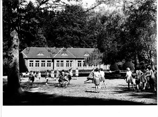 ecole en foret 1965 01
