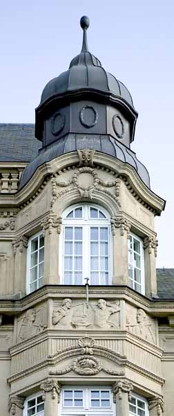 hotel de ville place 2004 05 006