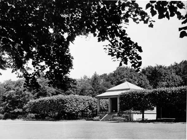 Parc de la Ville 1956 kiosque 01
