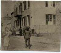 Hotel de Ville place de 1900 01 pres hotel klopp detruit en 1905 un marchand de nougat a la kermesse