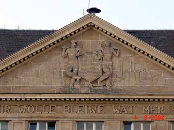 place de l'hotel de ville 01 a