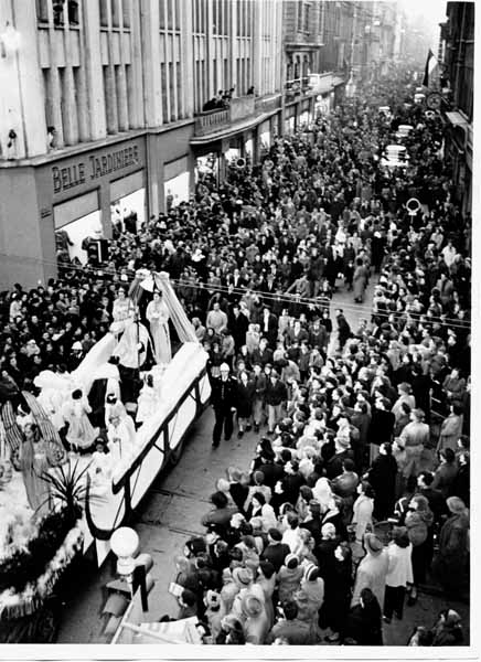 Alzette rue de  08 cortege st. nicolas