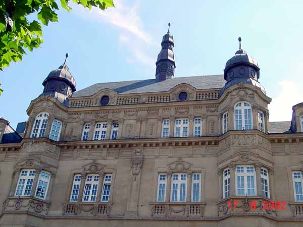 alzetterue200208 (9)