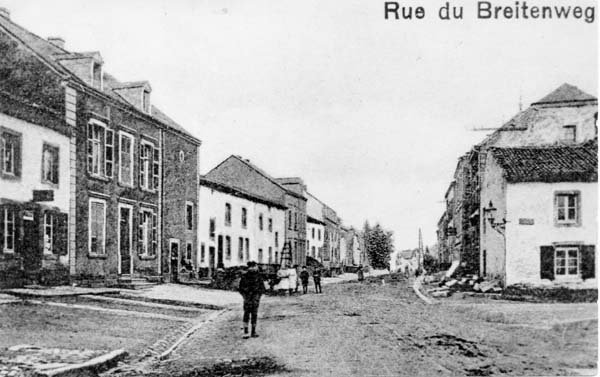 Large rue 1910 03
