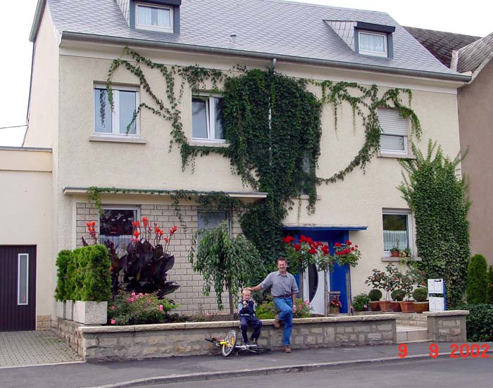 mondercange200209001
