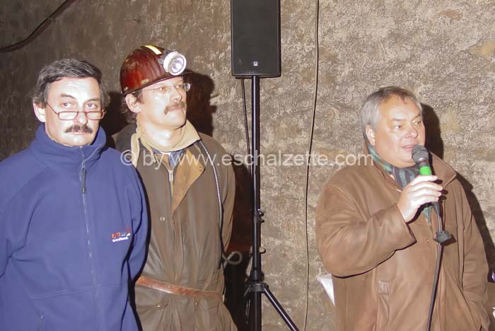 20061204stebarbedhoil020