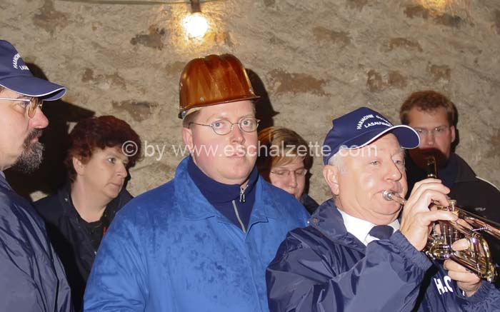 20061204stebarbedhoil022
