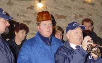 20061204stebarbedhoil022