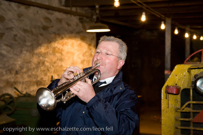 20081206stbarbedhoil059